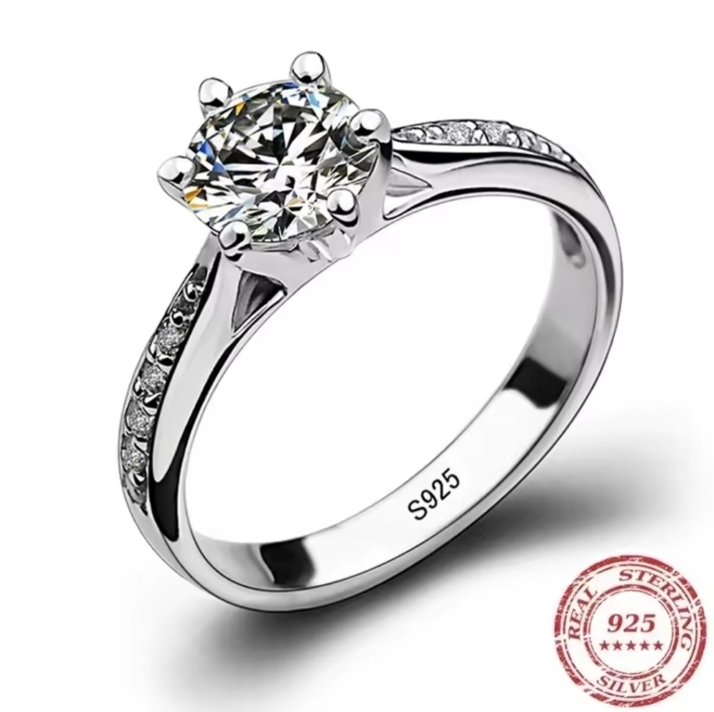 Stunning Silver Ring with Clear Gemstones